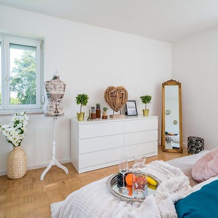 Eg Links-Wunderschoene 70M Grosse 2-Zimmer City Wohnung Naehe Salzburg 弗赖拉辛 外观 照片