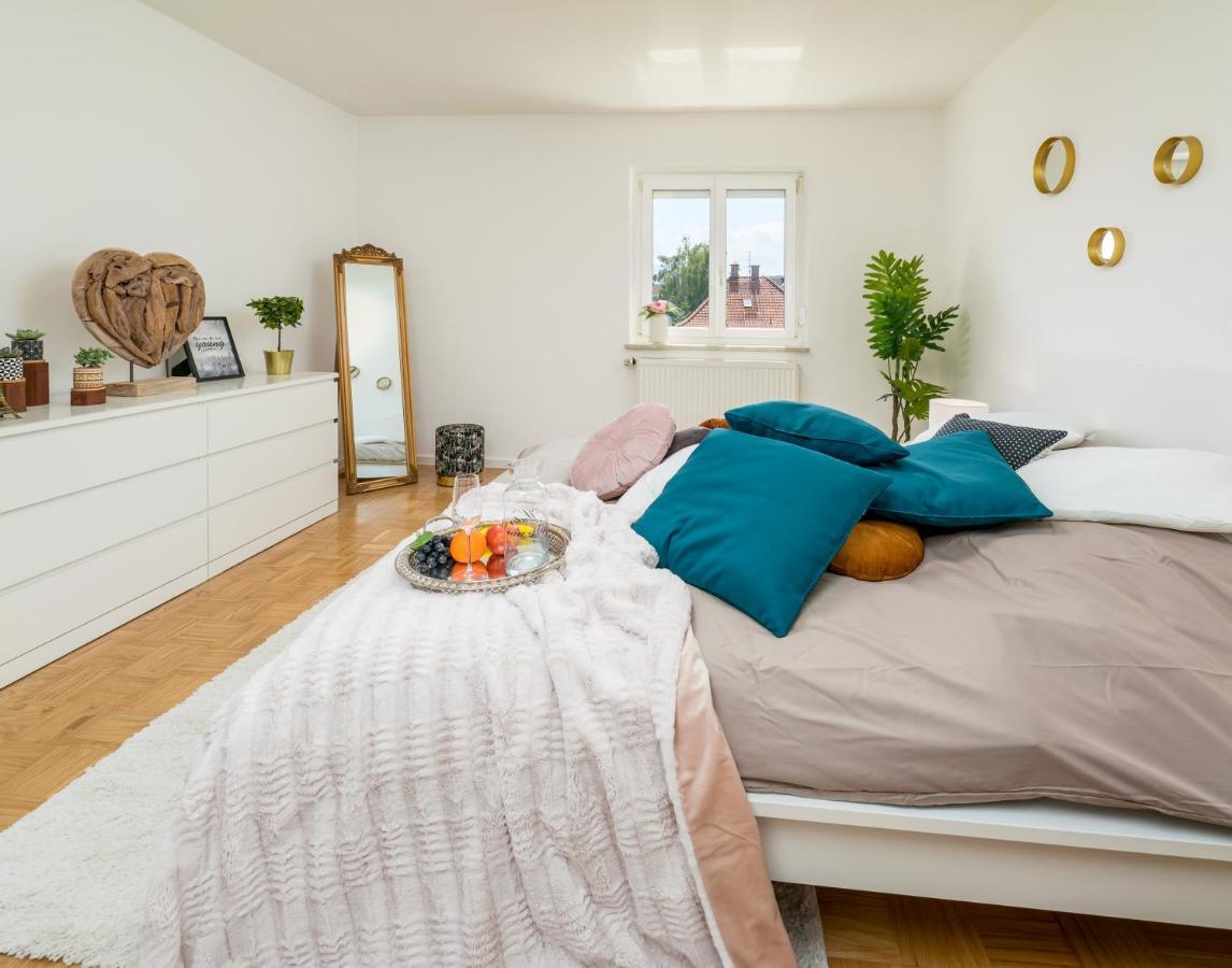 Eg Links-Wunderschoene 70M Grosse 2-Zimmer City Wohnung Naehe Salzburg 弗赖拉辛 外观 照片