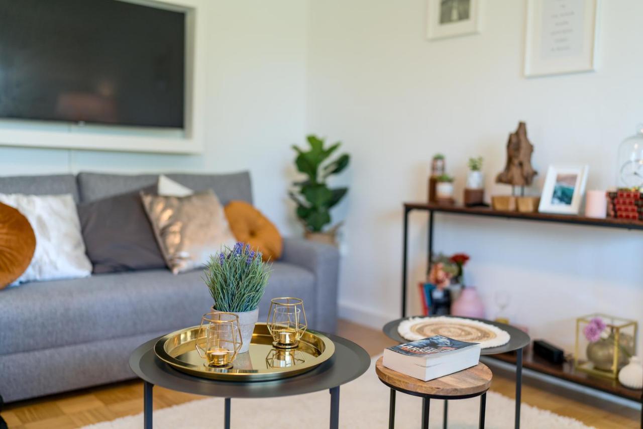 Eg Links-Wunderschoene 70M Grosse 2-Zimmer City Wohnung Naehe Salzburg 弗赖拉辛 外观 照片