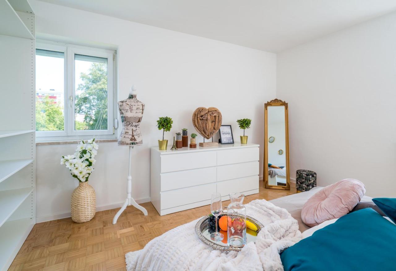 Eg Links-Wunderschoene 70M Grosse 2-Zimmer City Wohnung Naehe Salzburg 弗赖拉辛 外观 照片